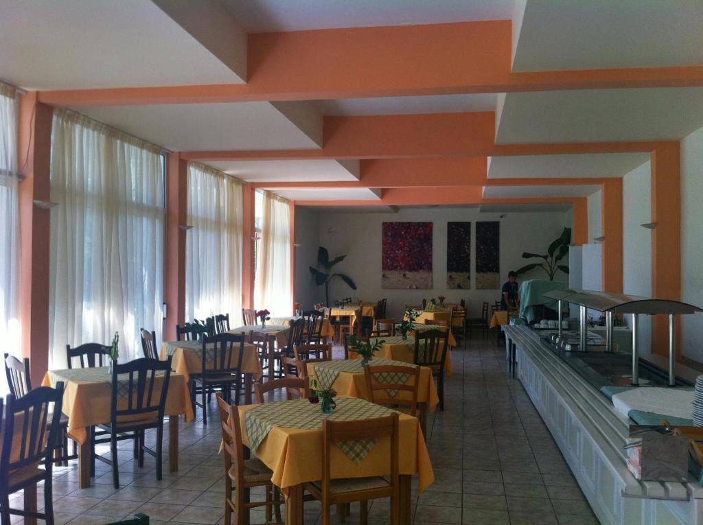 Ipsos Beach Hotel Exterior foto
