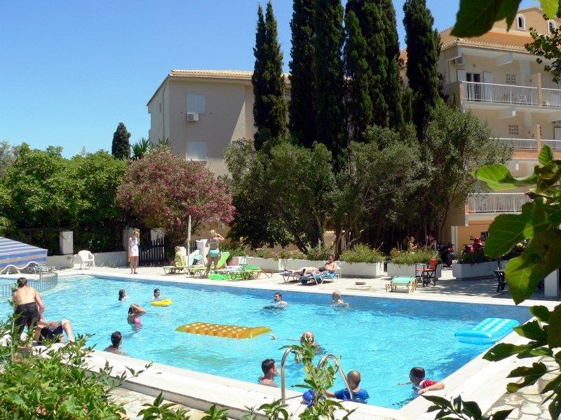 Ipsos Beach Hotel Exterior foto