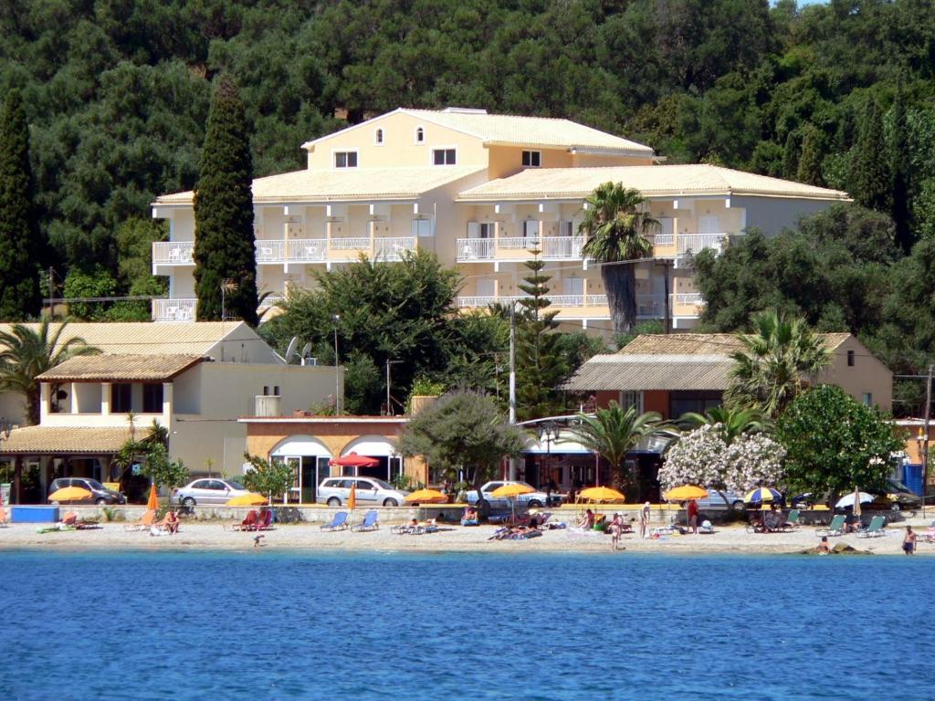 Ipsos Beach Hotel Exterior foto