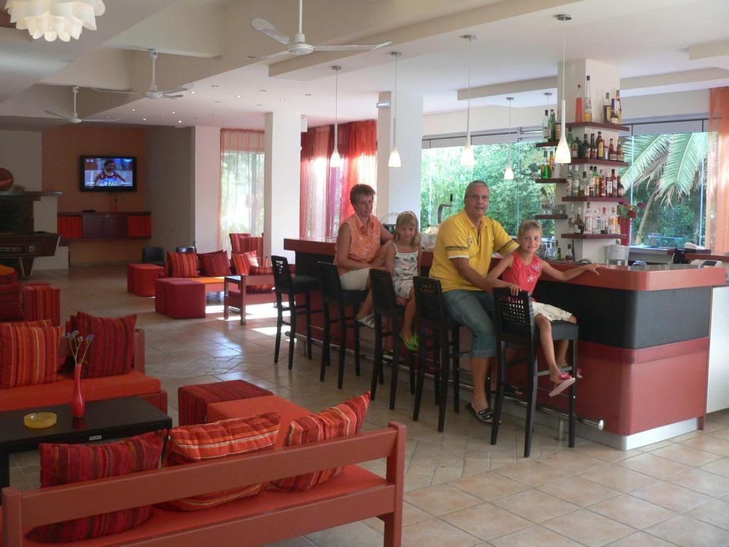 Ipsos Beach Hotel Exterior foto