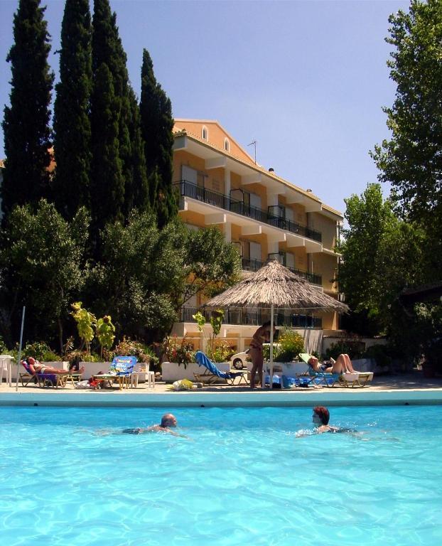 Ipsos Beach Hotel Exterior foto