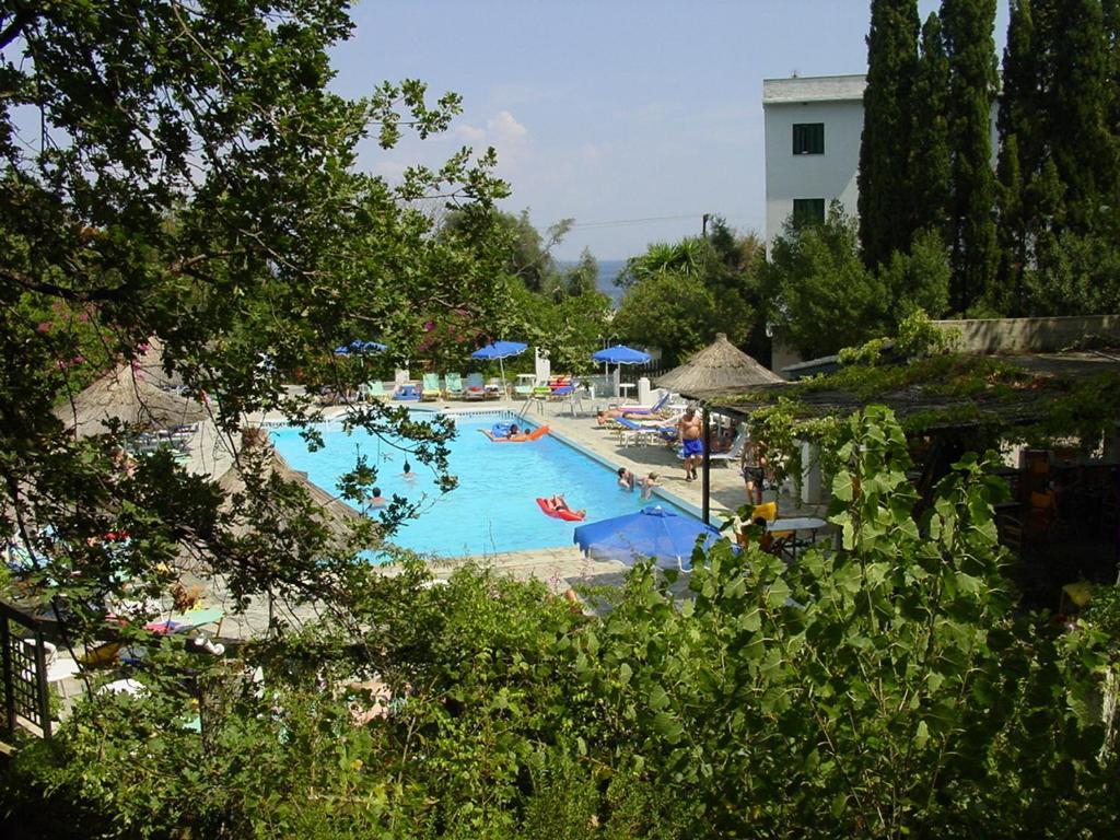 Ipsos Beach Hotel Exterior foto