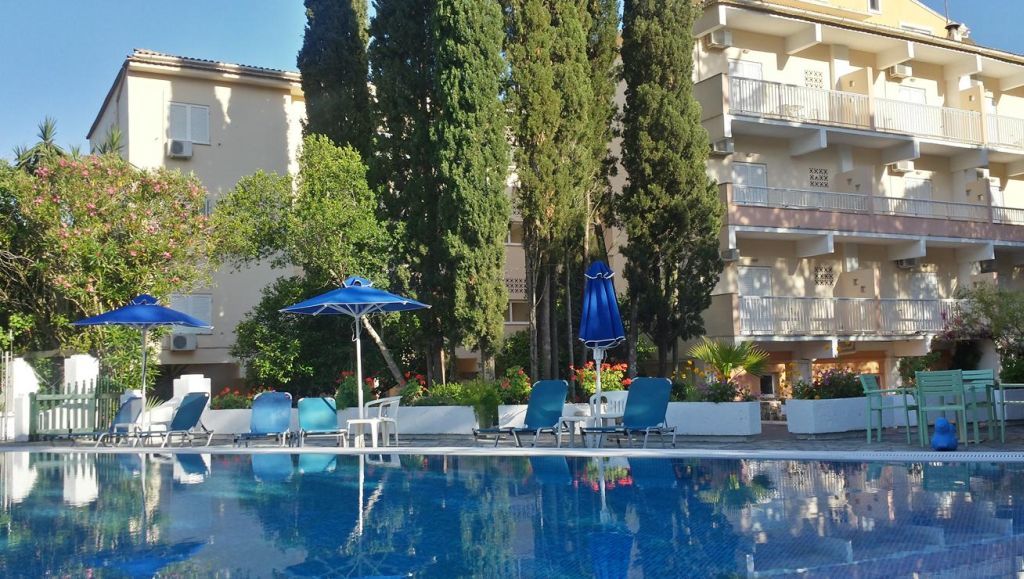 Ipsos Beach Hotel Exterior foto